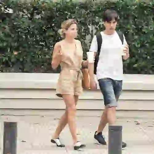 Justina Bustos y Agustín Sullivan, el joven Sandro muy cerquita, ¿nace un romance?