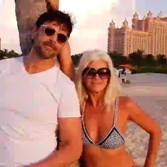 Por 2: Estás son las fotos que ellos tienen en sus celus.