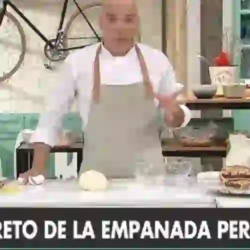 Desagradable blooper en "Morfi": ¡salió un bicho de adentro de una empañada!
