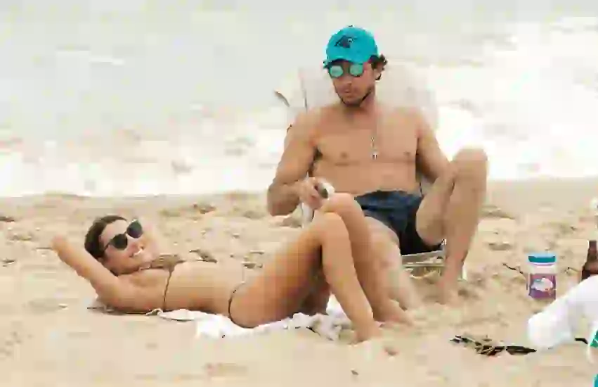 Sonrisas cómplices para Paparazzi.