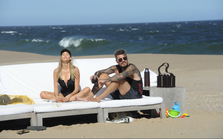 Marcelo Tinelli y su mujer en las playas de Punta 
