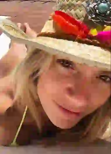 La novia de Cabré no escapa de las polémicas.