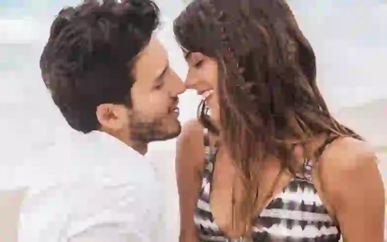 También se la vinculó con Yatra