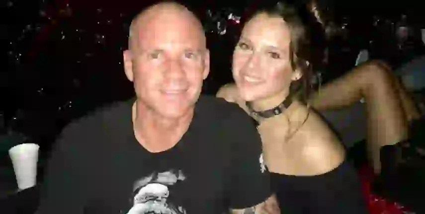 Alejandro no está de acuerdo con cómo se maneja Nazarena.