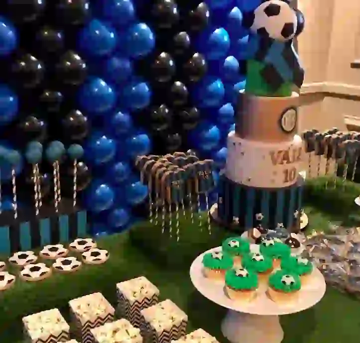 El niño es fanático del Inter de Milán.