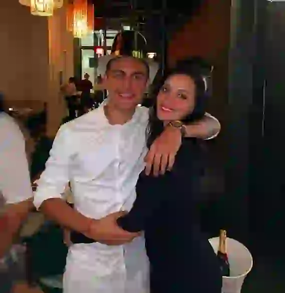 Paulo y Oriana viven un amor a distancia. Él, está instalado en Italia.