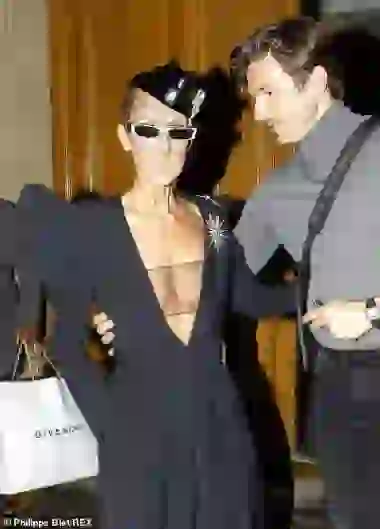 Celine Dion durante la Semana de la Moda en París