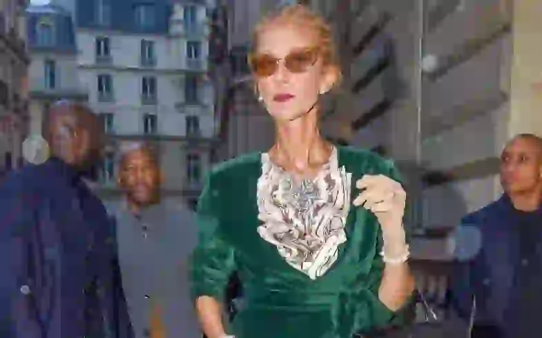 Celine Dion durante la Semana de la Moda en París