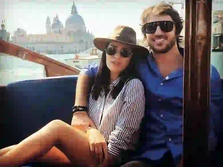 Santiago, su fiel compañero.