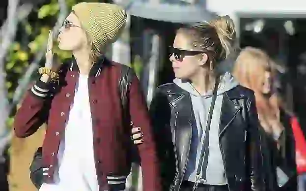Cara Delevigne junto a su novia, Ashley Benson