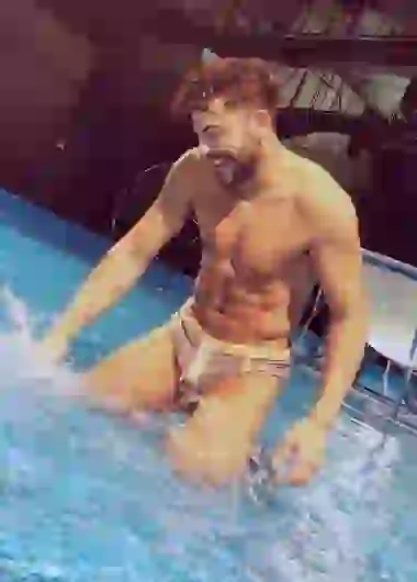 Facundo Mazzei inaugura la nueva sección de Paparazzi.