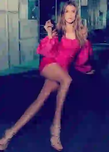 Valentina ya hizo un video con Enrique Iglesias.