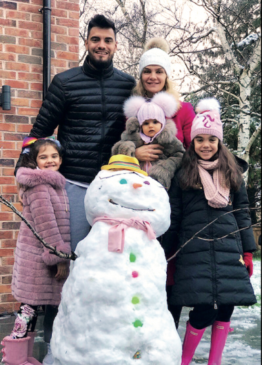 La familia completa disfrutó de la primera nevada