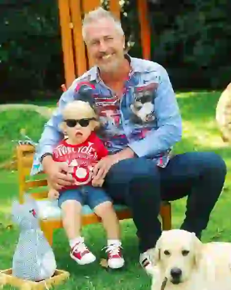 Marley se siente culpable porque los otros padres le dan chocolates a sus hijos.