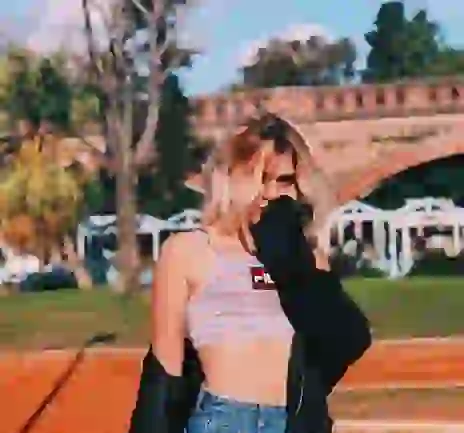 Todavía, Martita no tiene sube.