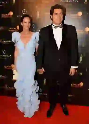 Guillermo, feliz con Carolina Prat, su pareja.
