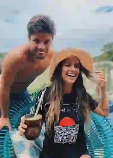 Ella se muere por Thom.