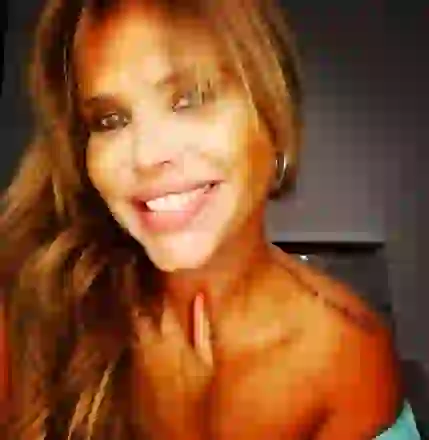 Nazarena protagoniza Mentiras verdaderas en Mar del Plata.