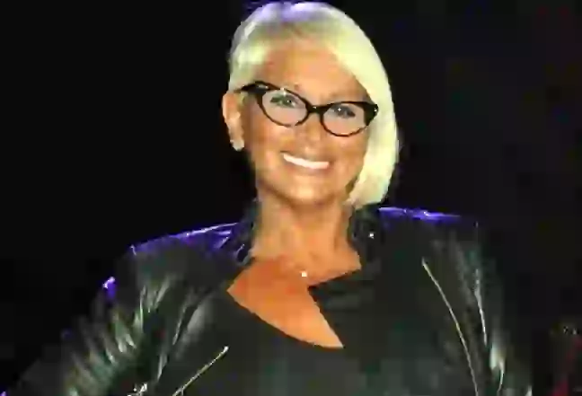 Carmen inició una relación a distancia con un hombre que ni siquiera conoce.