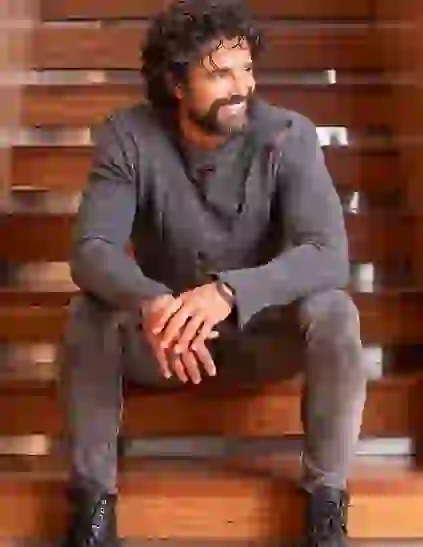 Luciano se tapó dos delfines que tenía tatuados en la espalda.