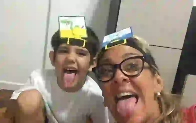 La abuela feliz con su nieto.