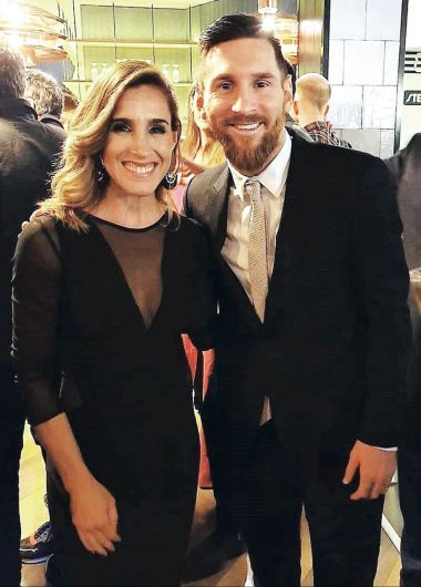 La cantante fue invitada de Lionel Messi a su gala con el Cirque.