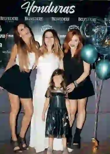 Las unía la amistad y ¿algo más?