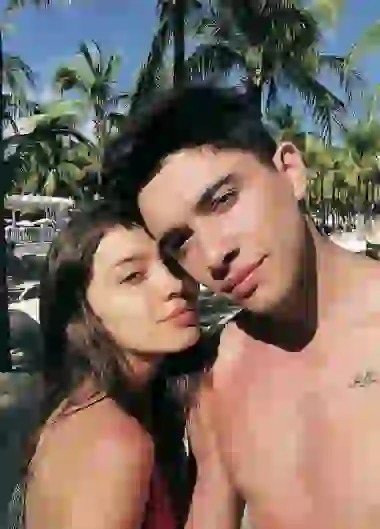 Julián Serrano y Malena Narval, un año de amor 