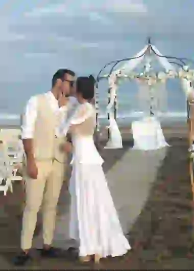 Carolina Haldemann en su boda playera