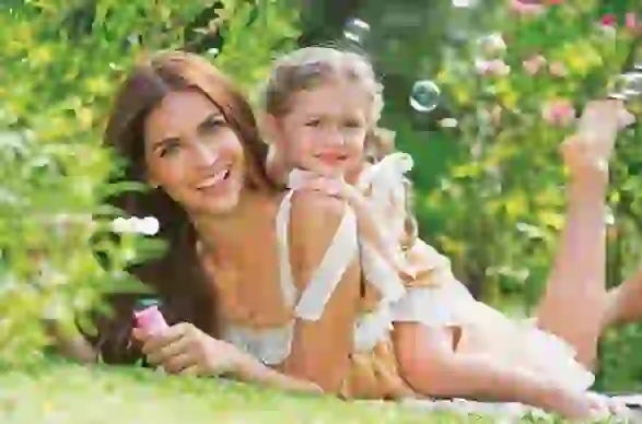 Zaira agregó a su pareja al grupo de mamis.