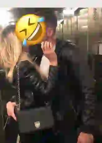 La mediática jugó al misterio y le tapó la cara 