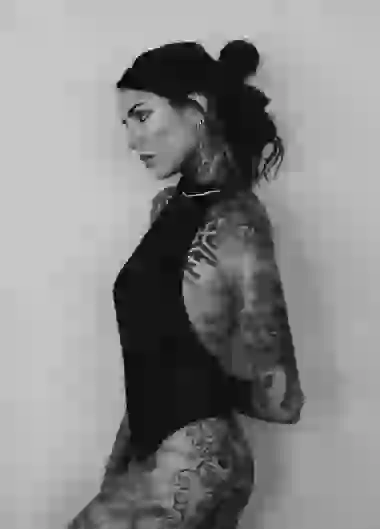 La hija de Tinelli quiere alejarse de su papá.