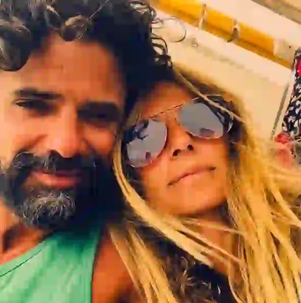Luciano y Sabrina están instalados en un exclusivo hotel playero.