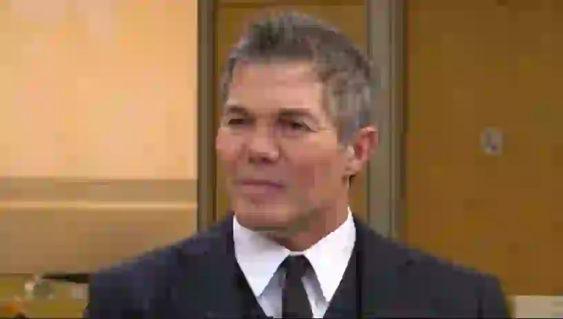 Burlando defiende a Darthés, que está instalado en Brasil.