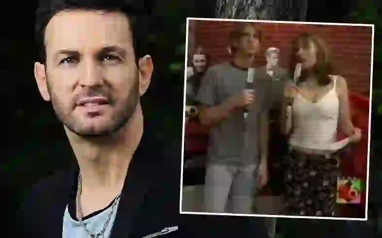 Axel en su época de conductor de un canal de cable. 