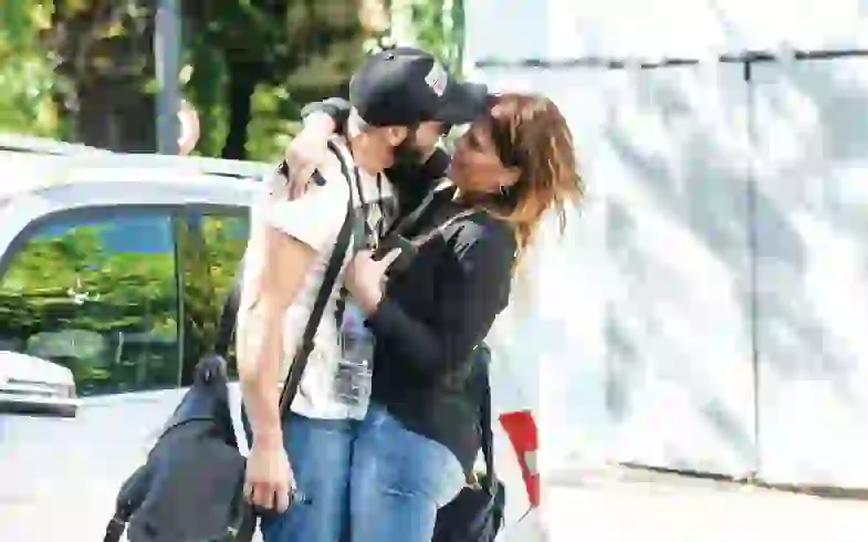 Nazarena vive un romance con Santiago Caamaño.