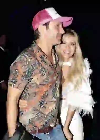 Benjamín Vicuña y China Suárez a la salida del festejo