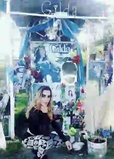 Fátima Florez en el santuario de Gilda