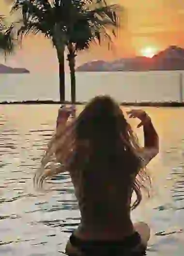 Mónica Ayos deslumbra en México