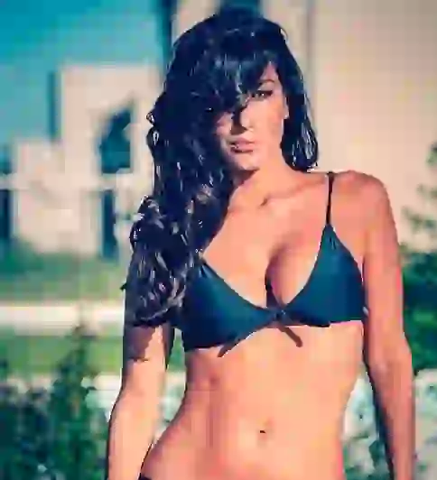 Federico se niega a casarse con la bailarina.