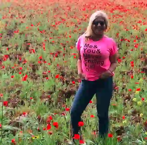 Nora está instalada en Milán.