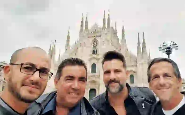 Pérez y Listorti, junto al equipo completo de trabajo.