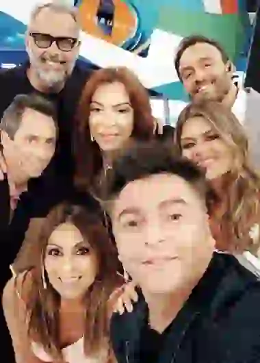 Todo el equipo de Intrusos lo apoya en su idea.