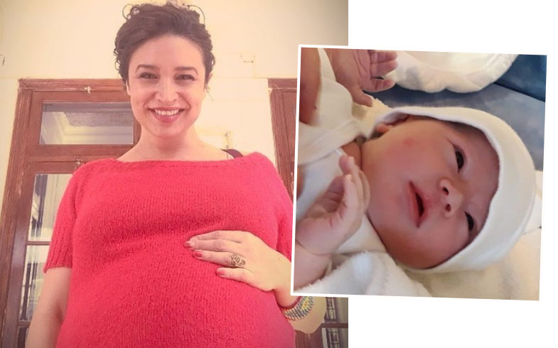 Julia Mengolini presentó a Rita, su hija recién nacida. 