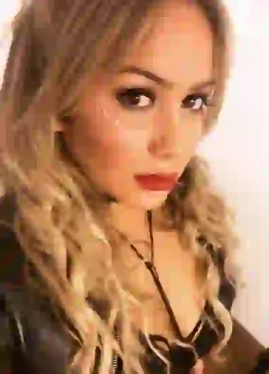 Karina no quiere saber más nada con su pasado.