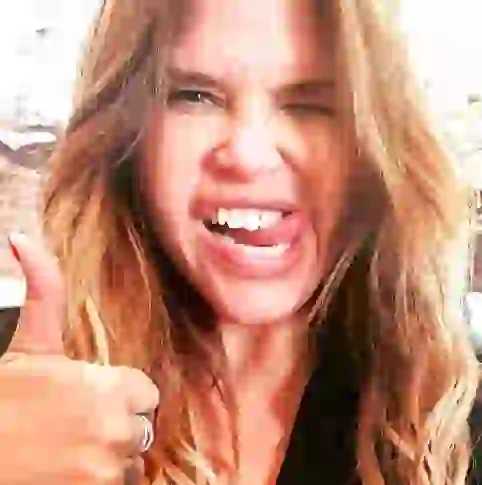 Naza reveló que su hijo le muestra algunas de las conversaciones que mantiene con las chicas.