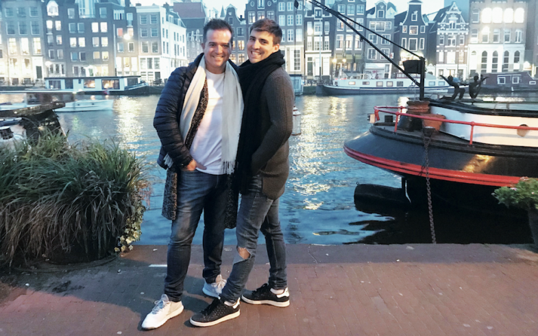 Charly G junto a su novio de vacaciones por Europa