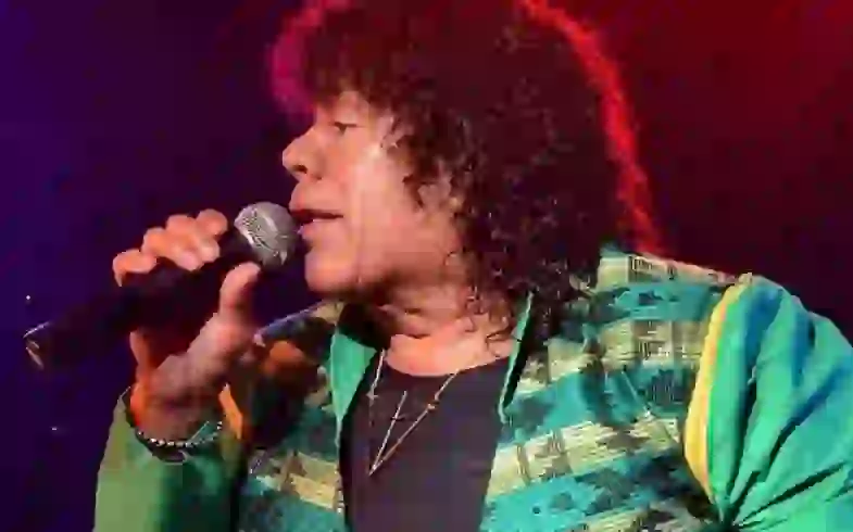 La Mona paró un show porque robaron un celular