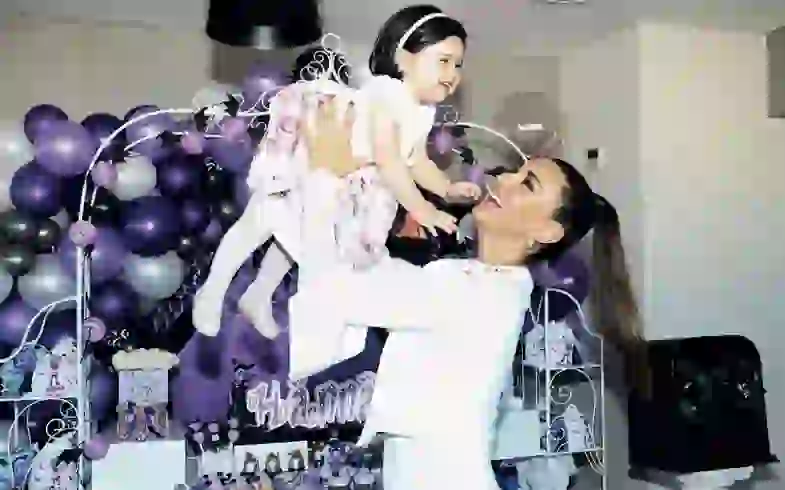 Estevez y su hija hacen una pareja inseparable.