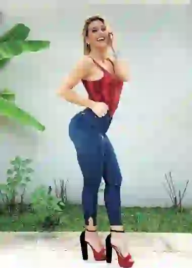 Al mal tiempo, Sol sonríe...